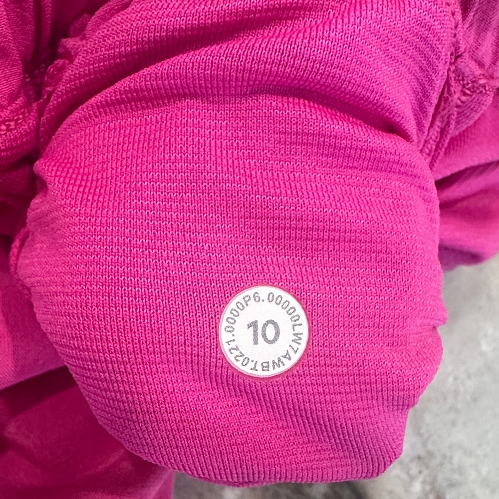 Lululemon Hotty Hot low rise short 4” - Picture 2 of 5